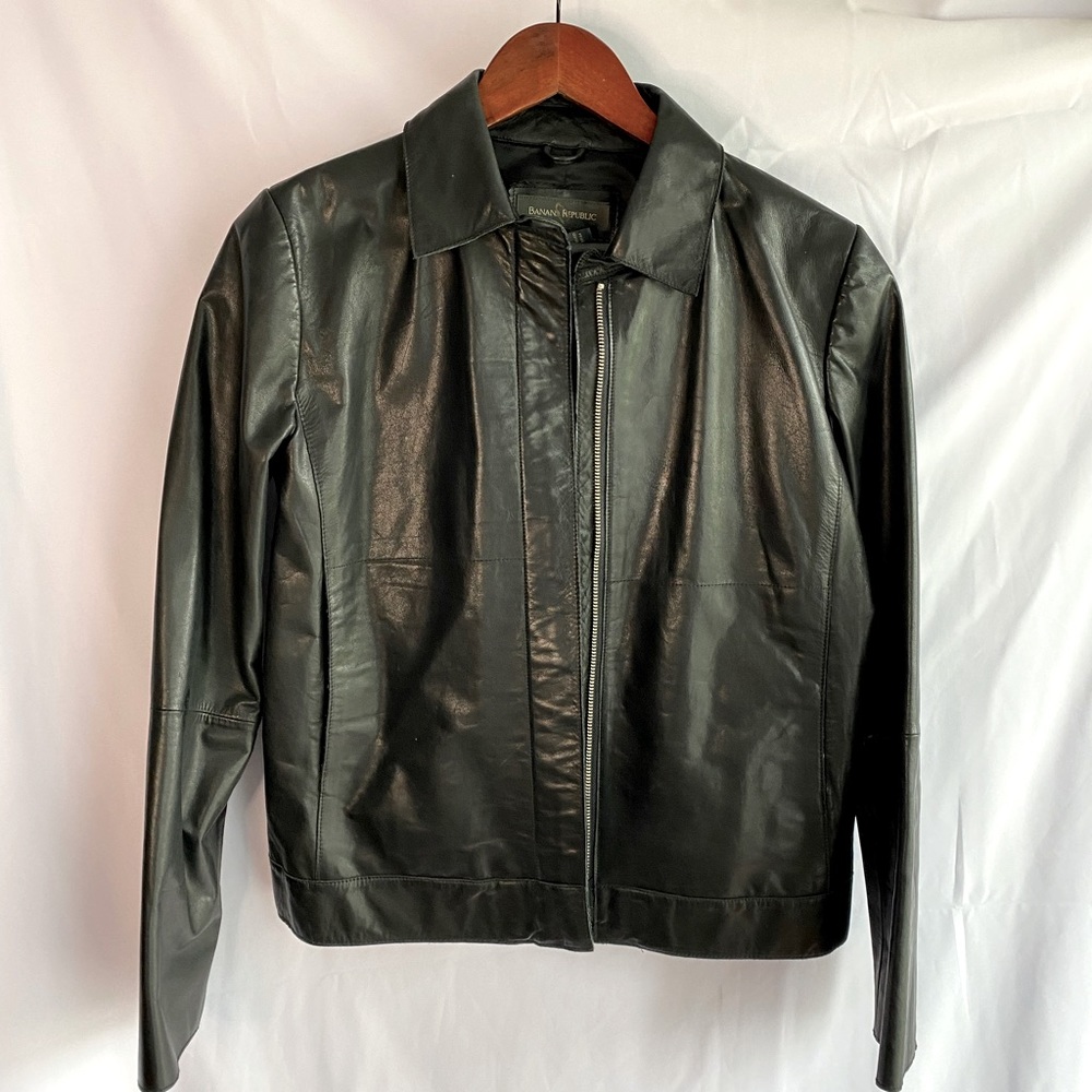 Banana Republic Black 100% Leather Short Jacket 💪